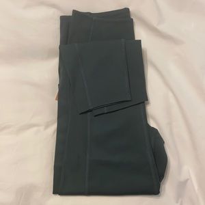 BNWT Girlfriend Collective leggings green size S